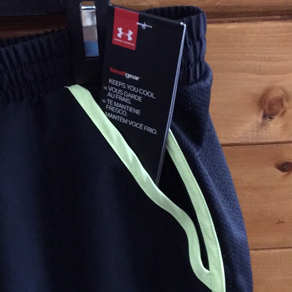 UA Heatgear Short w pockets - Picture 2 of 3